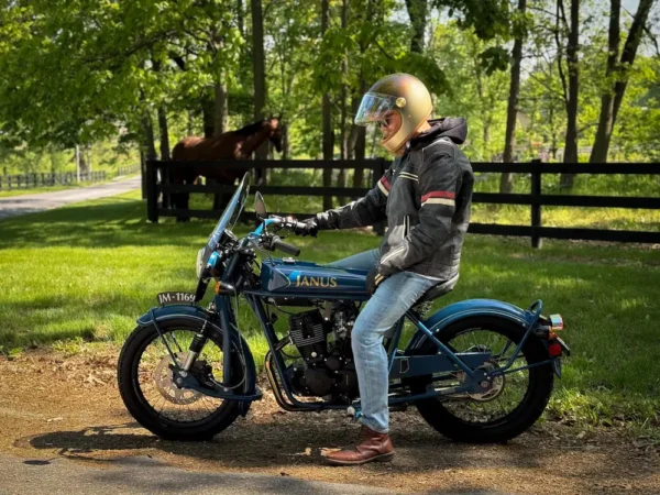 The Heroine Racer Helmet