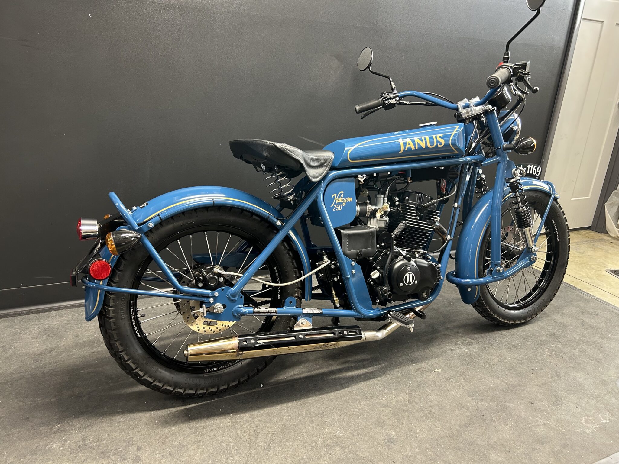 2024 Halcyon 250 #1169